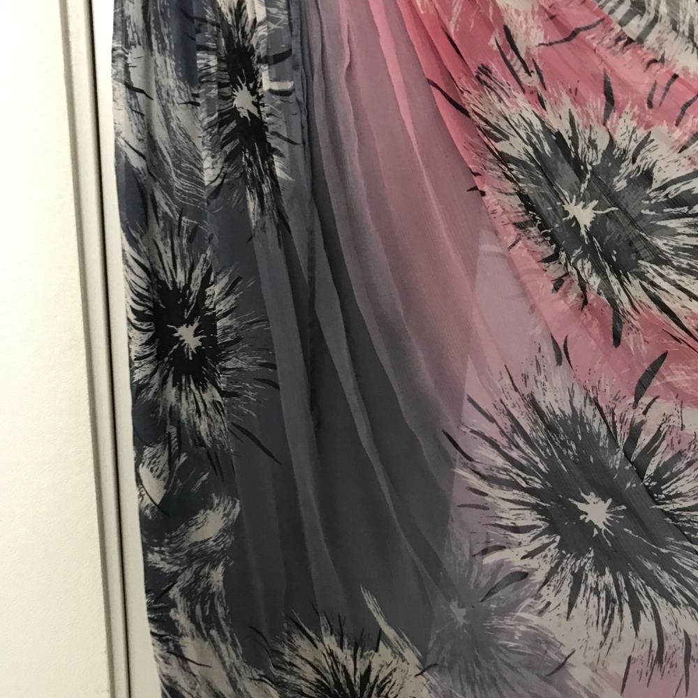 Dress - Picture 3 of 6